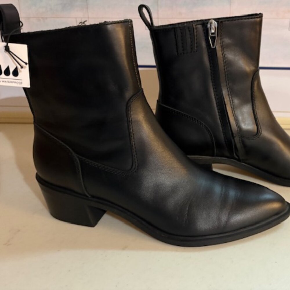 Women's Leather Boots Size 9 Black